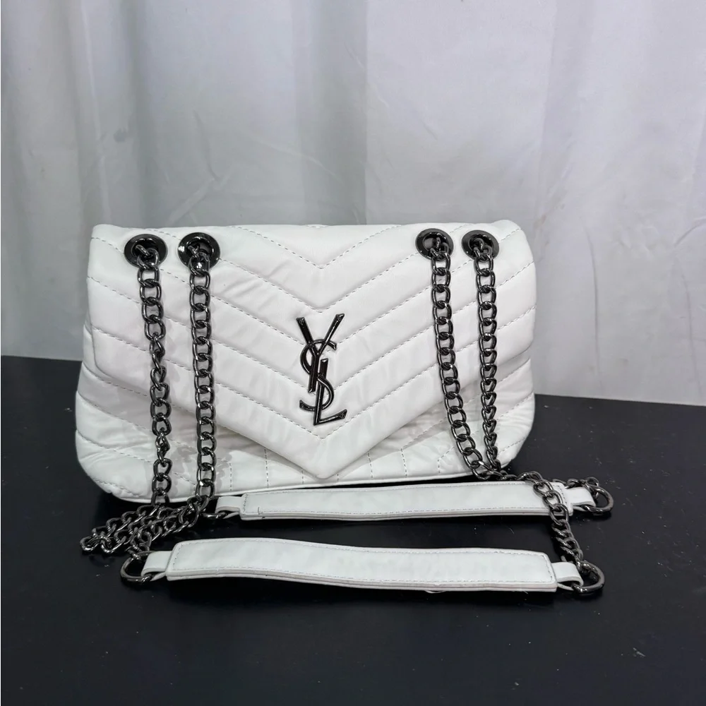 Yves Saint Laurent Loulou White Quilted Shoulder Bag - Picture 6 of 11